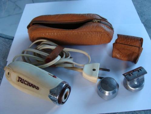 Ancien rasoir électrique avec 2 trousses cuir, Richard, Collections, Collections Autre, Utilisé, Enlèvement ou Envoi