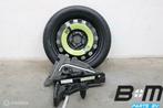 16 inch noodwiel + krikset VW Golf 7 5Q0601027BJ, Auto-onderdelen, Banden en Velgen, Gebruikt, Band(en)