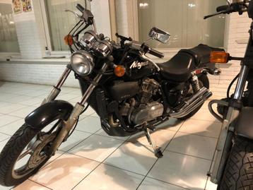 BMW R45 en Honda super Magna met papieren ! beschikbaar voor biedingen