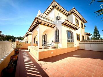 VILLA D'ANGLE SUR CABO ROIG beschikbaar voor biedingen