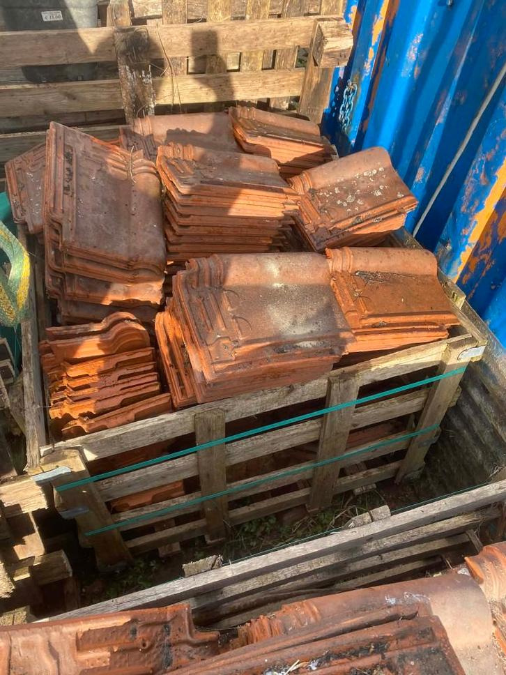 Grote partij Koramic Pottelberg Stormpan 44 + 50 Hoekpannen, Doe-het-zelf en Bouw, Dakpannen en Dakbedekking, Gebruikt, Dakpannen