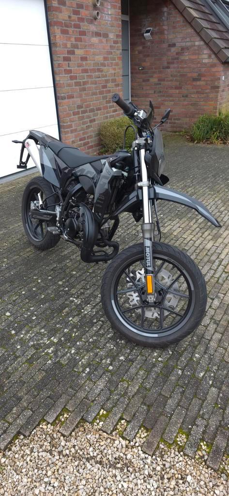 Sherco 50SM-R +gratis 2takt olie putoline mx9 1l, Fietsen en Brommers, Brommers | Crossbrommers, Zo goed als nieuw, Overige merken