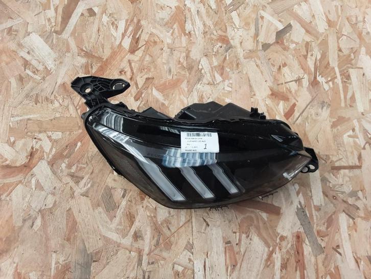 PHARE / OPTIQUE AVANT DROIT Peugeot 208 II (UB / UH / UP), Autos : Pièces & Accessoires, Éclairage, Peugeot, Utilisé