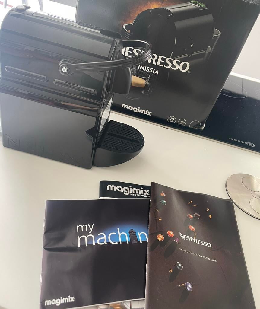 Nespresso Inissia, Elektronische apparatuur, Koffiezetapparaten, Ophalen of Verzenden, Gebruikt