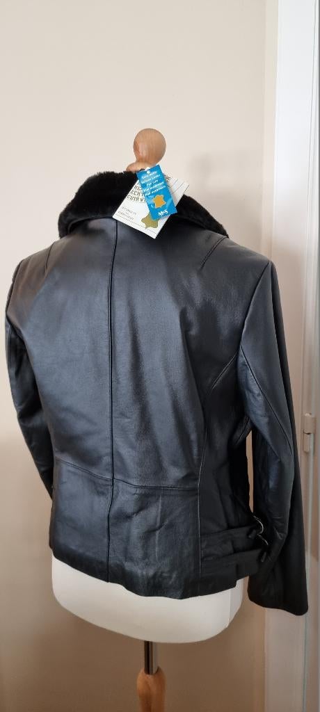 NIEUW artikel : Echt leren jack - Maat M, Kleding | Dames, Jassen | Winter, Maat 38/40 (M), Zwart, Nieuw, Ophalen of Verzenden