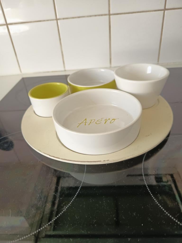 Schaal met 4 stenen potjes voor apero, Ophalen