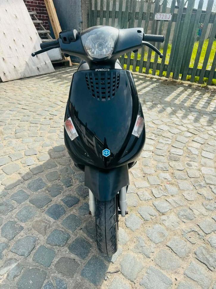 Piaggio zip A klasse, Fietsen en Brommers, Scooters | Overige merken, Zo goed als nieuw, Klasse A (25 km/u), Benzine, Ophalen of Verzenden