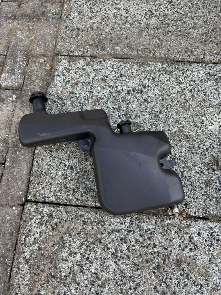 Piaggio skr olietank, Vélos & Vélomoteurs, Pièces de cyclomoteur | Scooters, Envoi, Piaggio