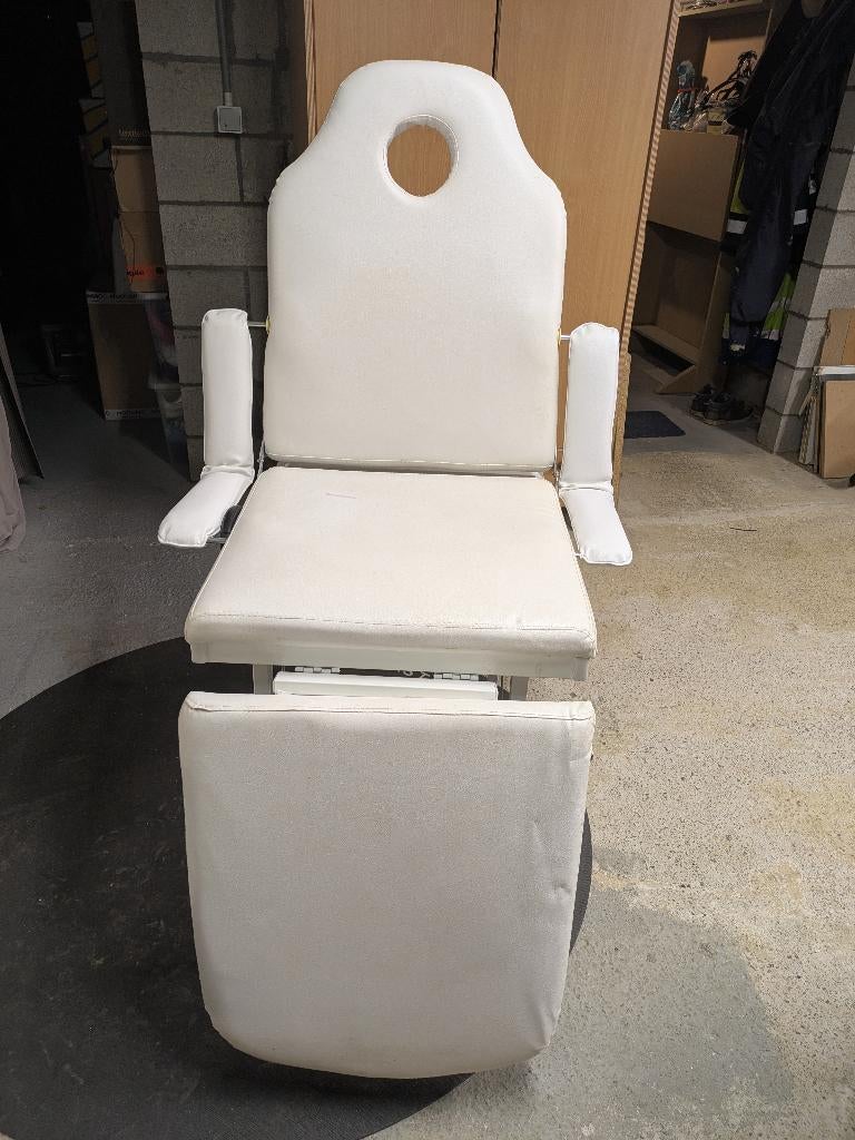 Massagebank wit, Ophalen, Zo goed als nieuw, Massagetafel