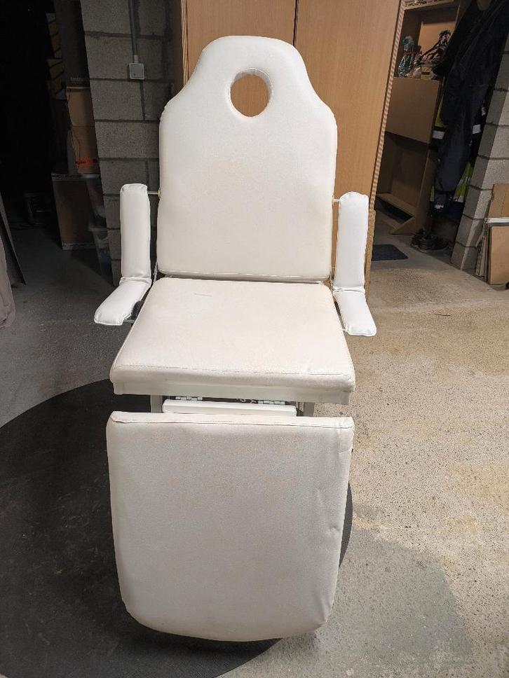 Massagebank wit, Sport en Fitness, Massageproducten, Zo goed als nieuw, Massagetafel, Ophalen