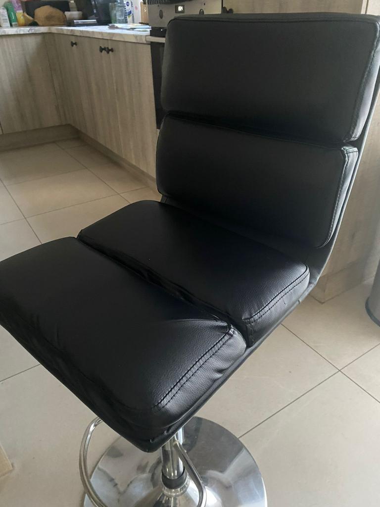 3 barkrukken in goede staat zijn in hoogte verstelbaar, Ophalen, Zo goed als nieuw, In hoogte verstelbaar