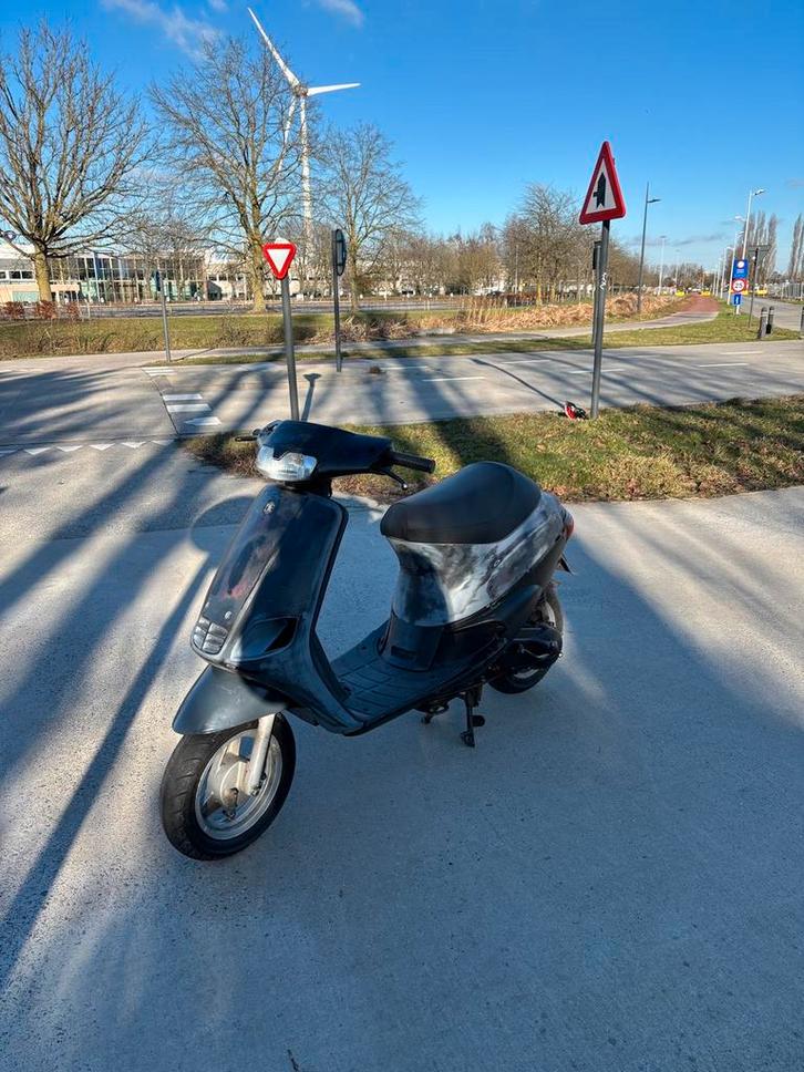 piaggio zip type 2, Fietsen en Brommers, Brommeronderdelen | Scooters, Zo goed als nieuw, Ophalen