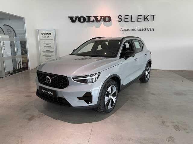Volvo XC40 Plus, T2 Automaat Micro hybrid, Benzine, Dark, Autos, Volvo, XC40, ABS, Airbags, Bluetooth, Verrouillage central, Cruise Control