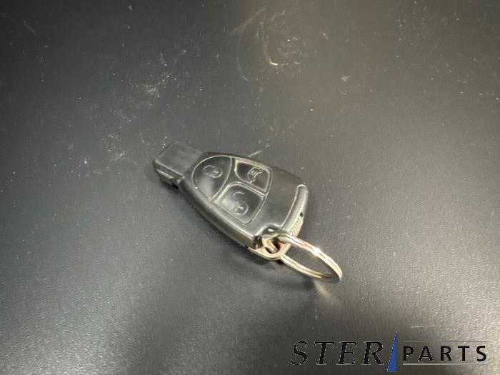 Sleutel van een Mercedes Vito, Gebruikt, -, Ophalen of Verzenden, -
