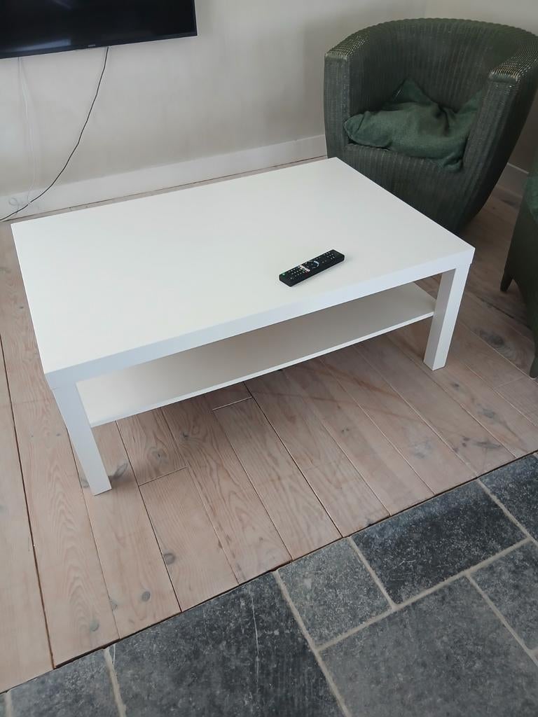 Table basse Ikea, Enlèvement