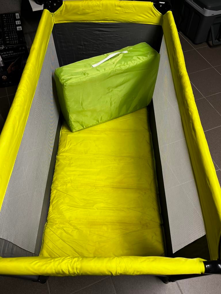 Reisbedje met extra matras, Kinderen en Baby's, Babywiegjes en Ledikanten, Ophalen, Zo goed als nieuw, Reisbedje