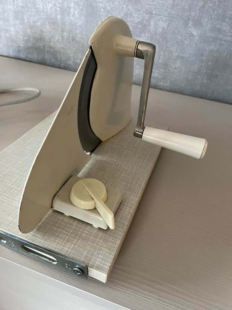 Vintage hand snij machine voor brood/ kaas enz, Ophalen