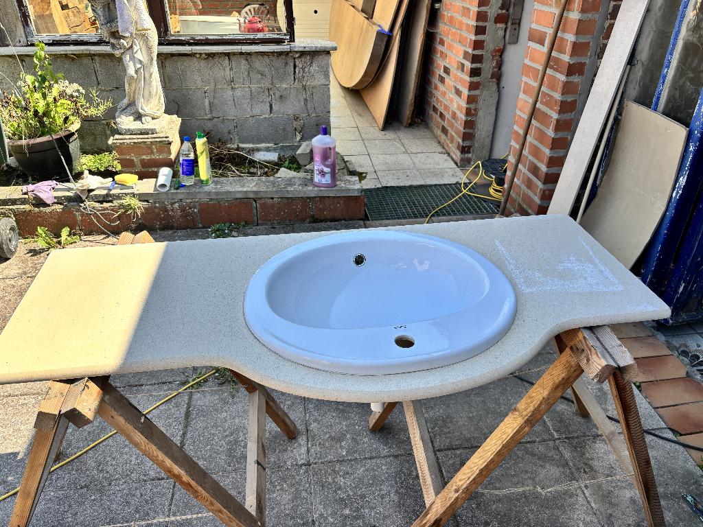 wastafel + wastafelblad, Huis en Inrichting, Badkamer | Badkamermeubels, Ophalen, Zo goed als nieuw, Wasbak of Wastafel