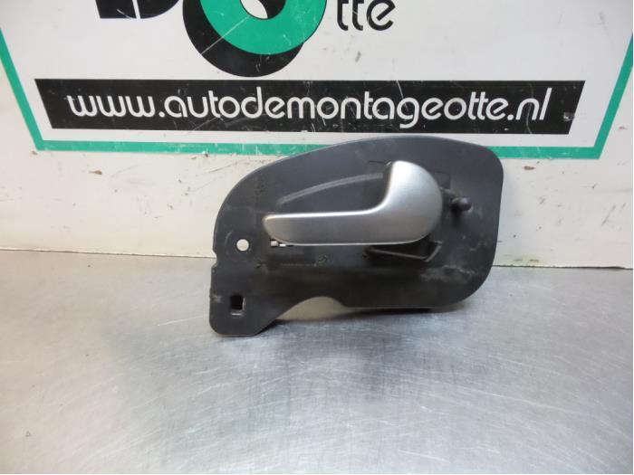 Poignée portière 2portes droite d'un Opel Corsa (Corsa C 0, Autos : Pièces & Accessoires, Carrosserie & Tôlerie, Opel, Utilisé