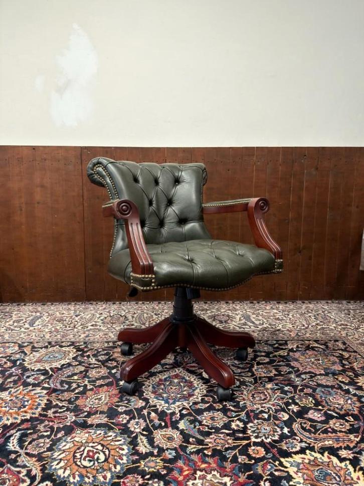 Klassiek Engels Chesterfield Bureaustoel, Antiek en Kunst, Antiek | Kantoor en Zakelijk, Ophalen