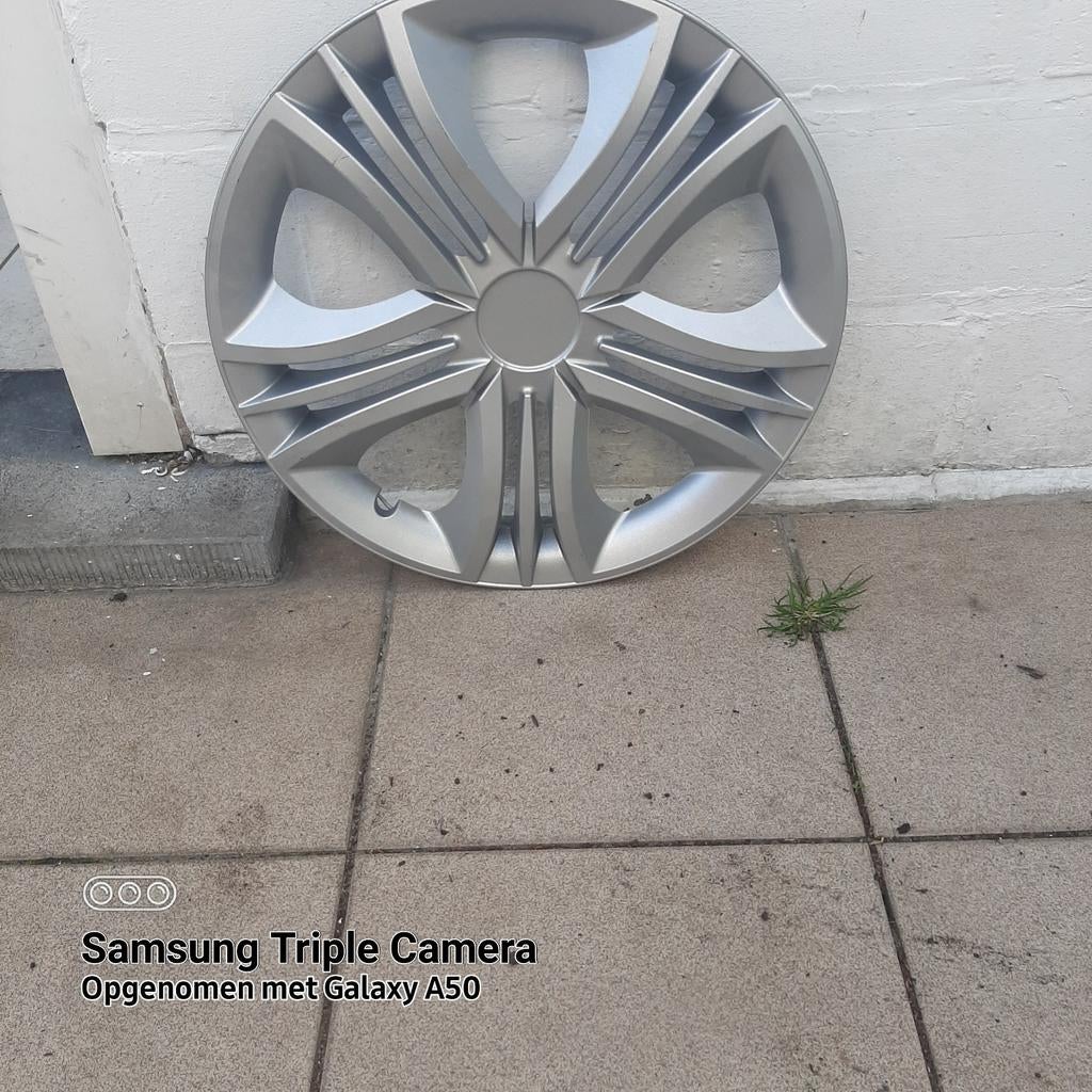 4  15 pouces, Enlèvement