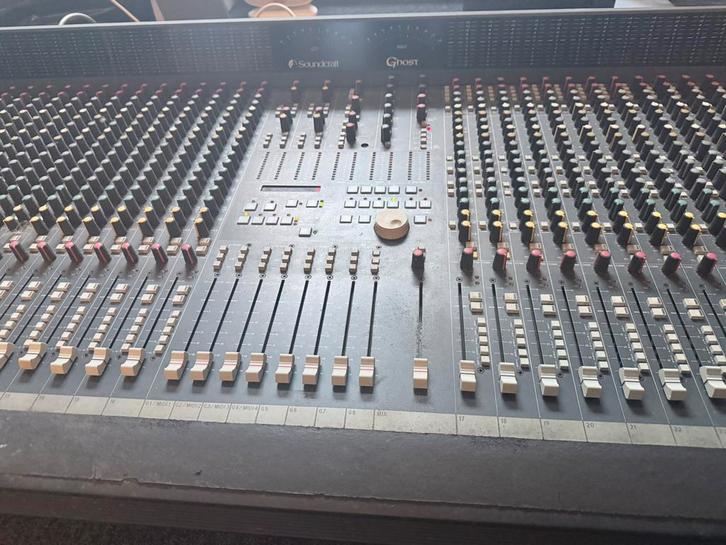 Soundcraft ghost 32 pistes, Musique & Instruments, Tables de mixage, Utilisé, 20 canaux ou plus, Entrée micro, Enlèvement