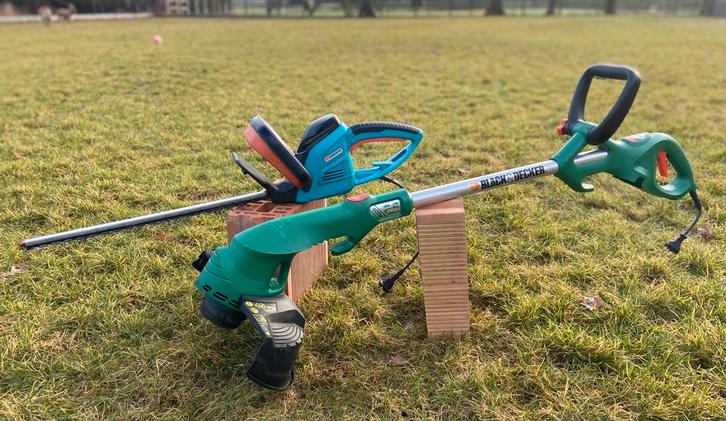 Snoeiset: heggenschaar + grastrimmer, Tuin en Terras, Heggenscharen, Zo goed als nieuw, Elektrisch, Ophalen