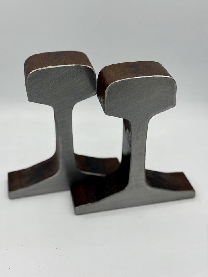 Industrieel design boekensteunen van massief staal - Antiek, Huis en Inrichting, Woonaccessoires | Wanddecoraties, Nieuw, Verzenden