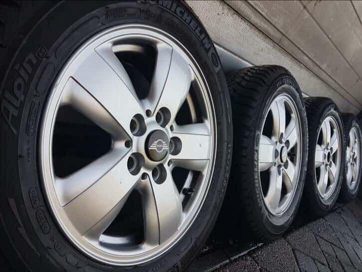 15 inch Orginele Mini Cooper F55 F56 F57 velgen winterbanden, Auto-onderdelen, Banden en Velgen, Banden en Velgen, Winterbanden
