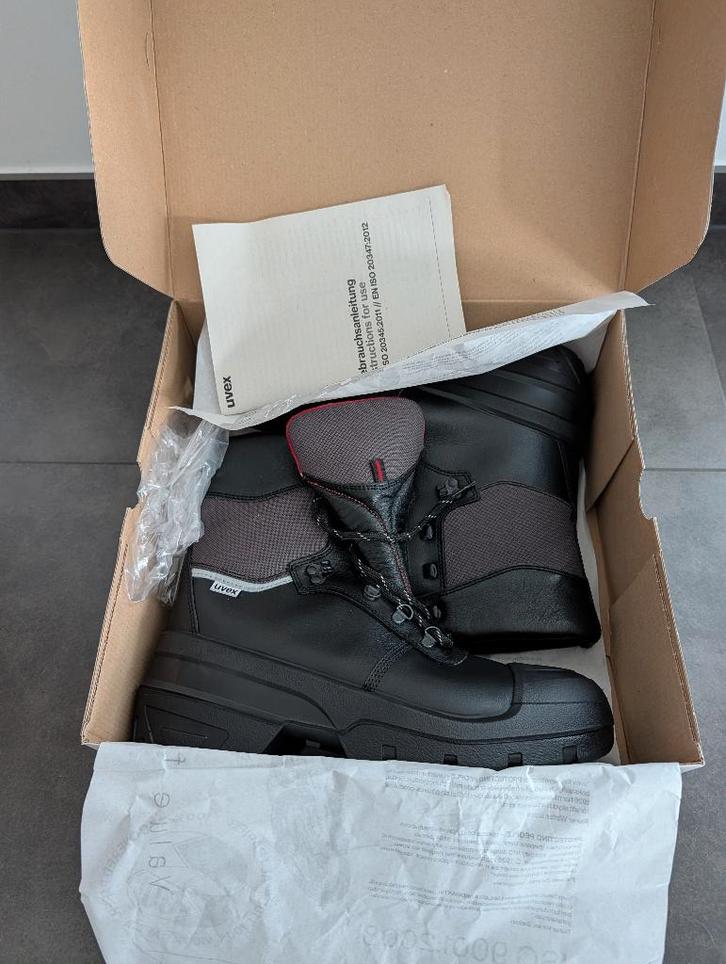 Nieuwe Uvex veiligheidsschoenen – maat 45, Doe-het-zelf en Bouw, Veiligheidskleding, Nieuw, Ophalen