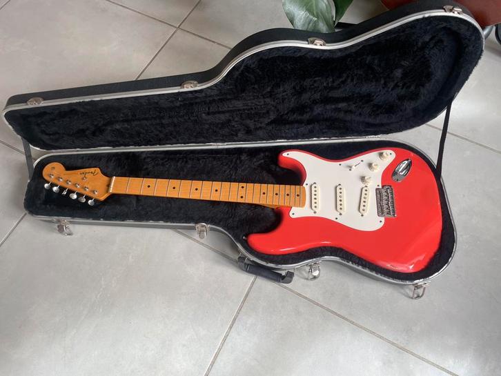 Fender Stratocaster 2006 + Fender case, Muziek en Instrumenten, Snaarinstrumenten | Gitaren | Elektrisch, Gebruikt, Solid body