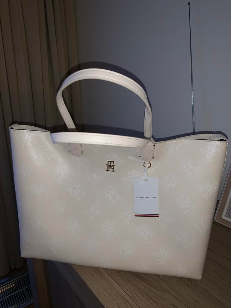 Ecru iconische draagtas Tommy Hilfiger, Handtassen en Accessoires, Tassen | Damestassen, Ophalen, Nieuw, Handtas