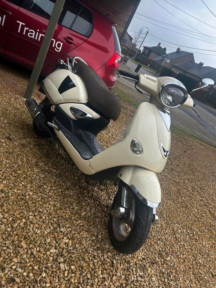 Tauris capri 50 te ruil!!!, Fietsen en Brommers, Scooters | SYM, Gebruikt, Overige modellen, Klasse A (25 km/u), Benzine, Ophalen