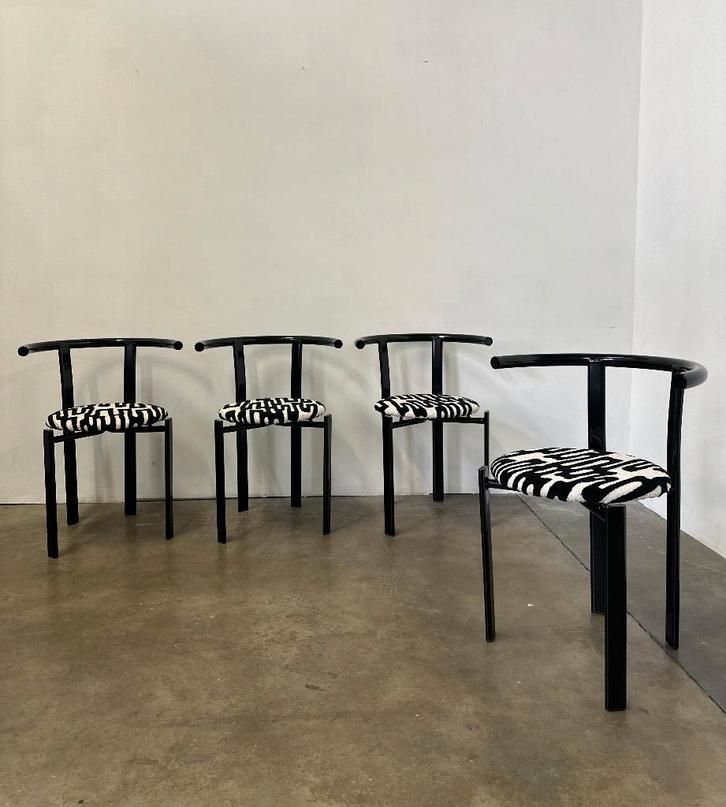 Vintage zwart stoelen, Huis en Inrichting, Stoelen, Zo goed als nieuw, Vier, Metaal, Zwart, Ophalen