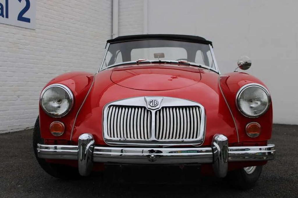 MG MGA 1.6i Cabriolet/Leder (bj 1961), Auto's, Zwart, Cabriolet, Leder, Bedrijf