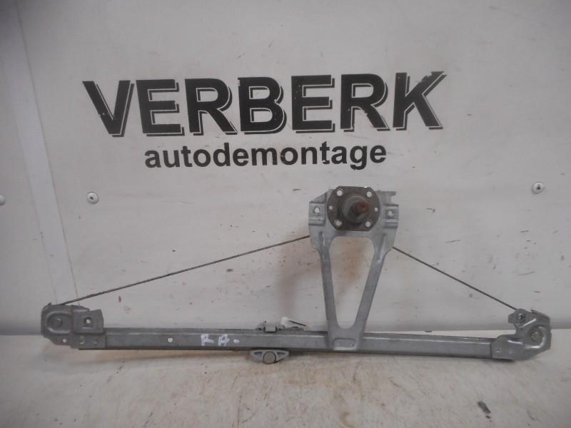 VITRE MECANISME MANUAL ARRIÈRE DROIT 190 (W201), Utilisé, Mercedes-Benz