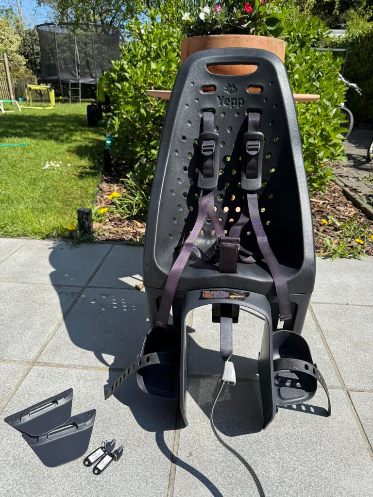 Thule Yepp fietsstoel achter, Ophalen, Zo goed als nieuw, Voetsteuntjes