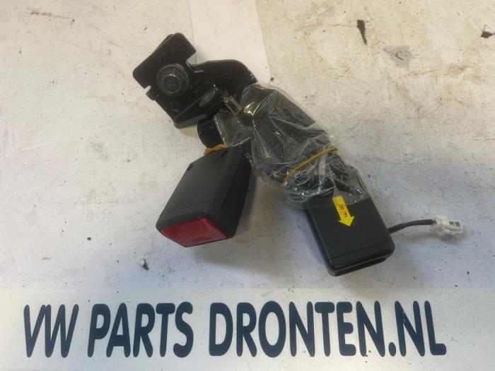 Insertion ceinture de sécurité arrière gauche d'un Kia XC, Autos : Pièces & Accessoires, Kia, -, 3 mois de garantie, Utilisé