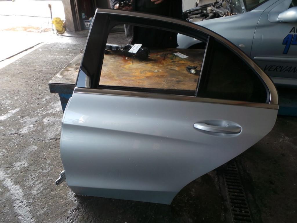PORTIER LINKS ACHTER Mercedes-Benz C (W205) (A2057300105), Gebruikt, Achter, Mercedes-Benz, Deur