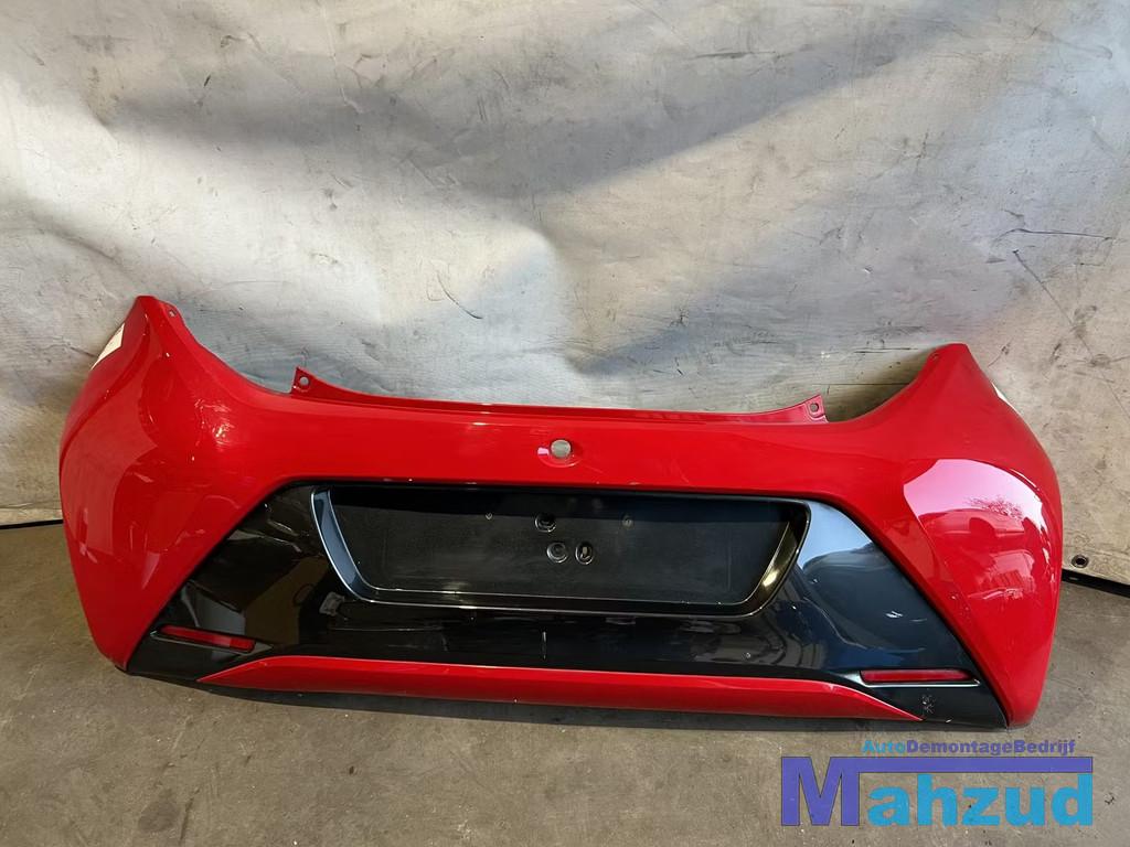 TOYOTA AYGO B40 Rood 3P0 achterbumper bumper achter 2014+, Autos : Pièces & Accessoires, Carrosserie & Tôlerie, Pare-chocs, Toyota