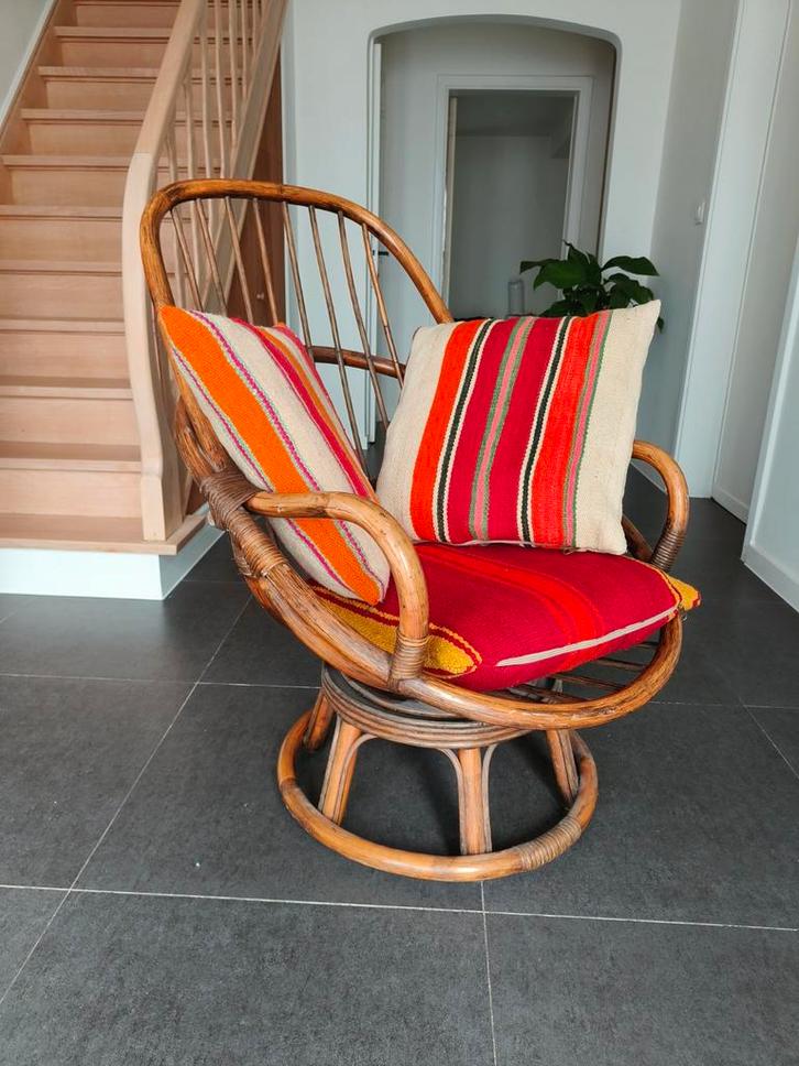 Fauteuil vintage en rotin, Maison & Meubles, Fauteuils, Comme neuf, Bois, 50 à 75 cm, Enlèvement