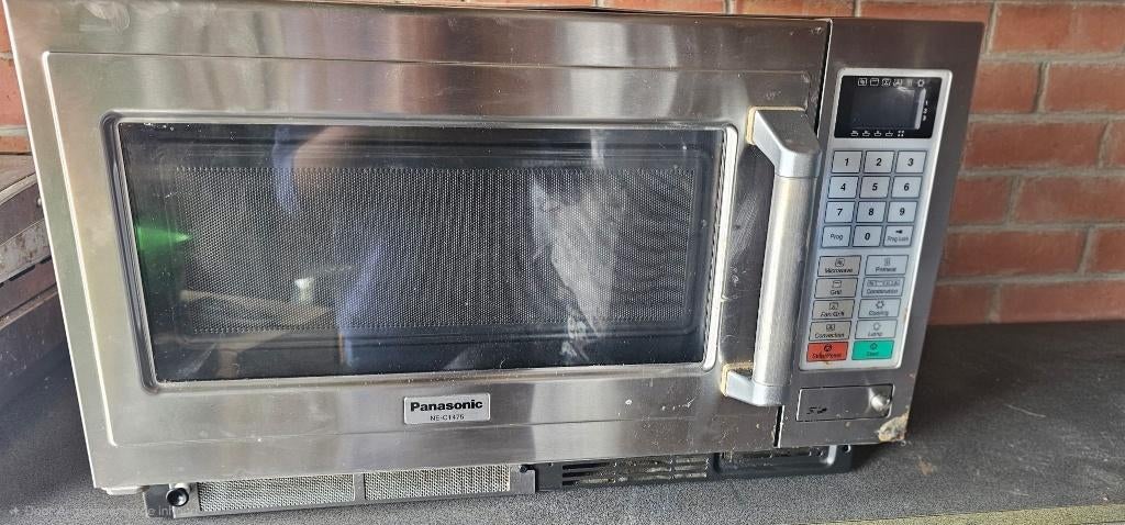 Profetionele magnetron Panasonic NE-C1475, Zakelijke goederen, Horeca | Keukenapparatuur, Ophalen, Gebruikt, Ovens, Microgolfovens en Steamers