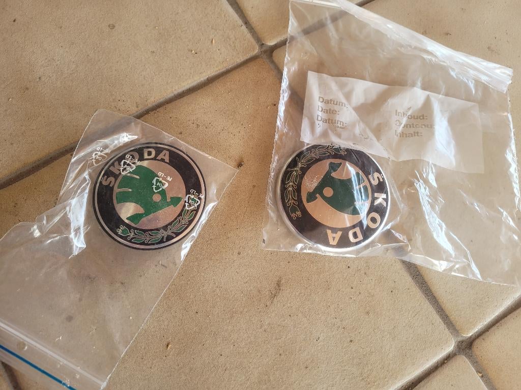 Emblèmes Skoda Neufs (Logo Vert & Noir), Enlèvement ou Envoi, Neuf, Skoda