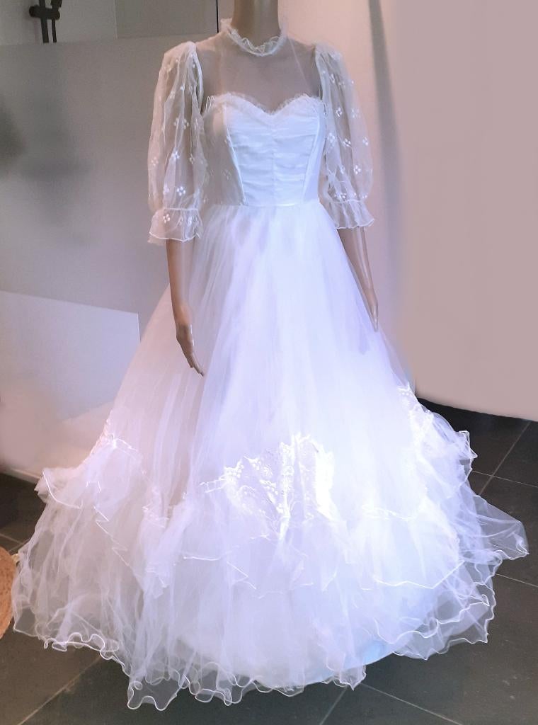 bruidsjurk vintage prinsessenjurk met veel tule en kant XS-S, Kleding | Dames, Trouwkleding en Trouwaccessoires, Ophalen of Verzenden