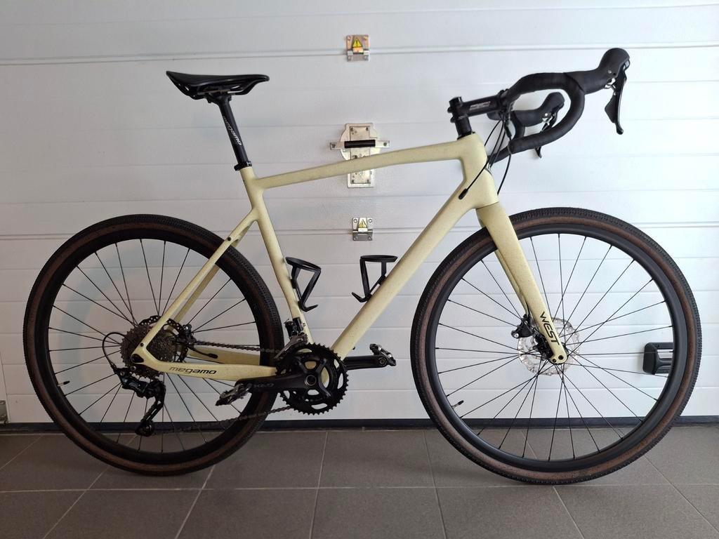 MEGAMO WEST gravel bike, Vélos & Vélomoteurs, Vélos | Vélos de course, Comme neuf, Autres marques
