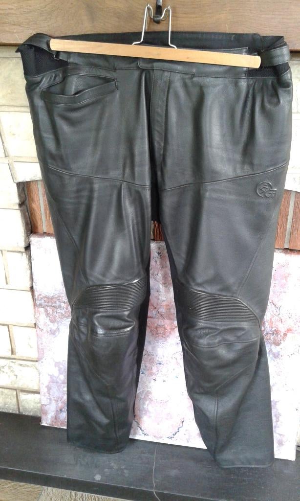 Pantalon en cuir, Enlèvement