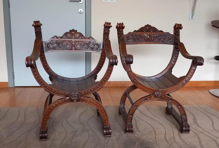 2 fauteuils Dagobert - noyer massif - Renaissance italienne, Antiquités & Art, Antiquités | Meubles | Chaises & Canapés, Enlèvement