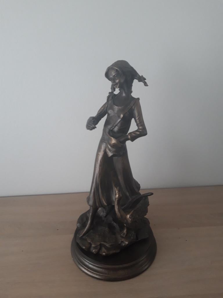 Statuette, Collections, Enlèvement