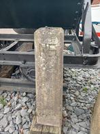 Oude betonnen grenspaal, Enlèvement
