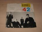 Disque vinyl 45 tours level 42 Lessons In Love, CD & DVD, Vinyles | Dance & House, Enlèvement ou Envoi, Comme neuf, Autres genres